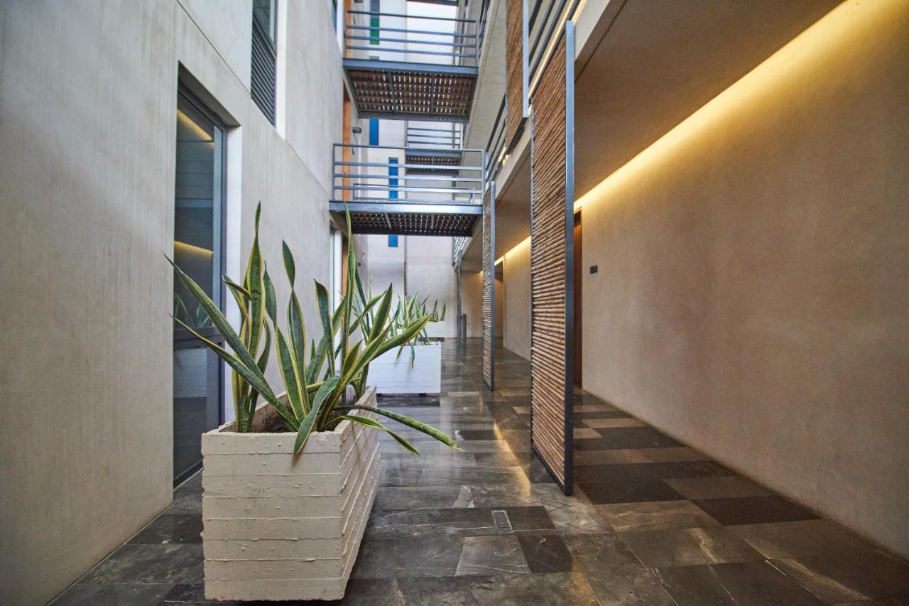 Stunning Two-level Infinity Swimming Pool & Rooftop Great Amenities *